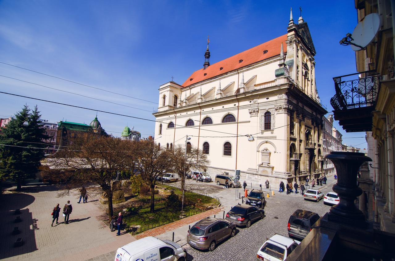 Cossacks Hostel Lviv Exterior photo